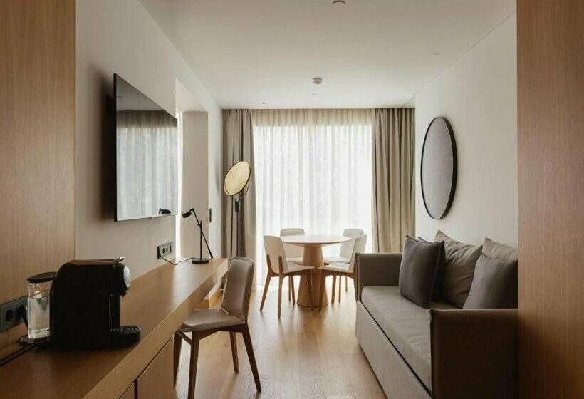 Lumen Hotel & The Lisbon Light Show