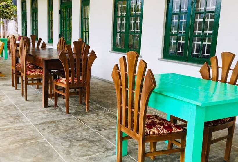 بنسيون Butterfly Mountain Lake Side