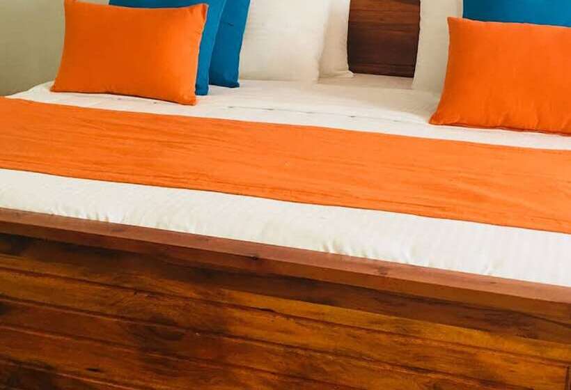 بنسيون Butterfly Mountain Lake Side