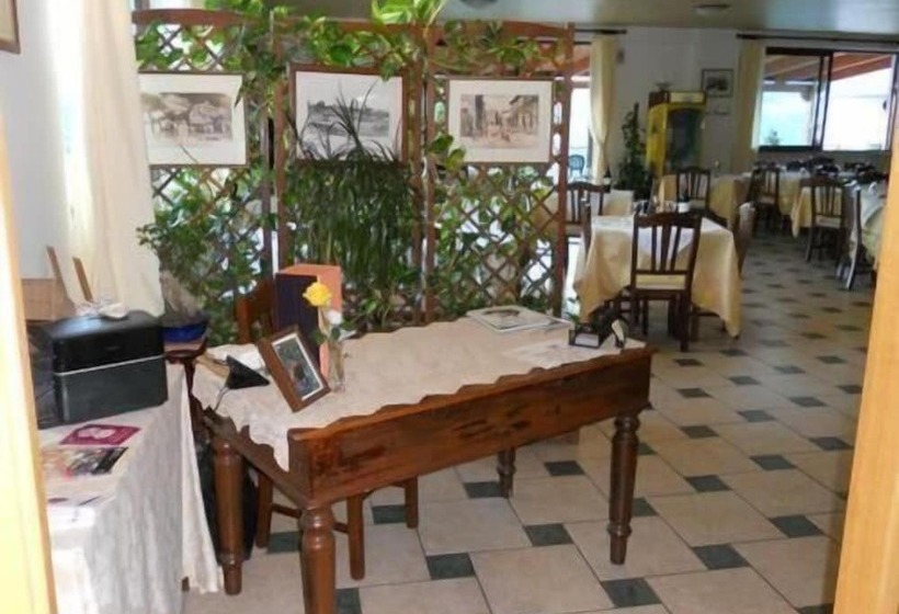 펜션 Casa Albergo Tiroasegno
