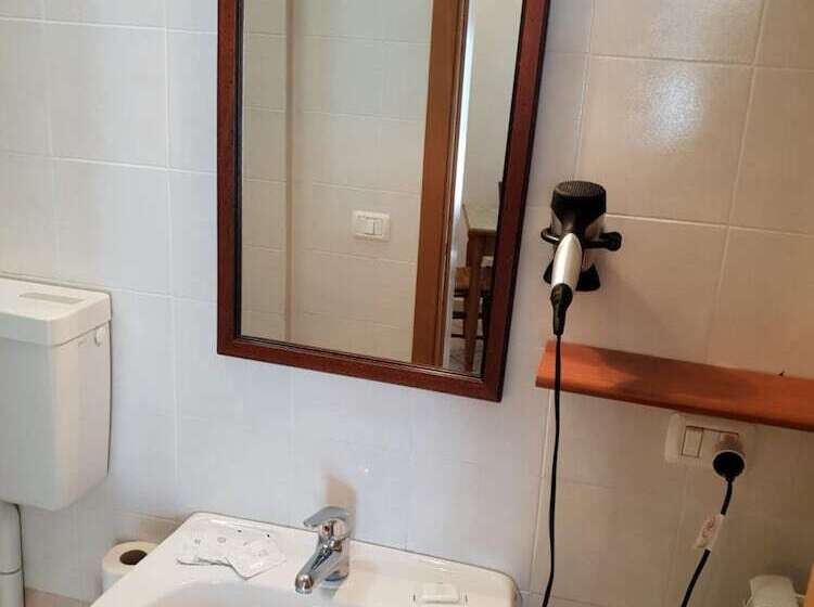 펜션 Casa Albergo Tiroasegno