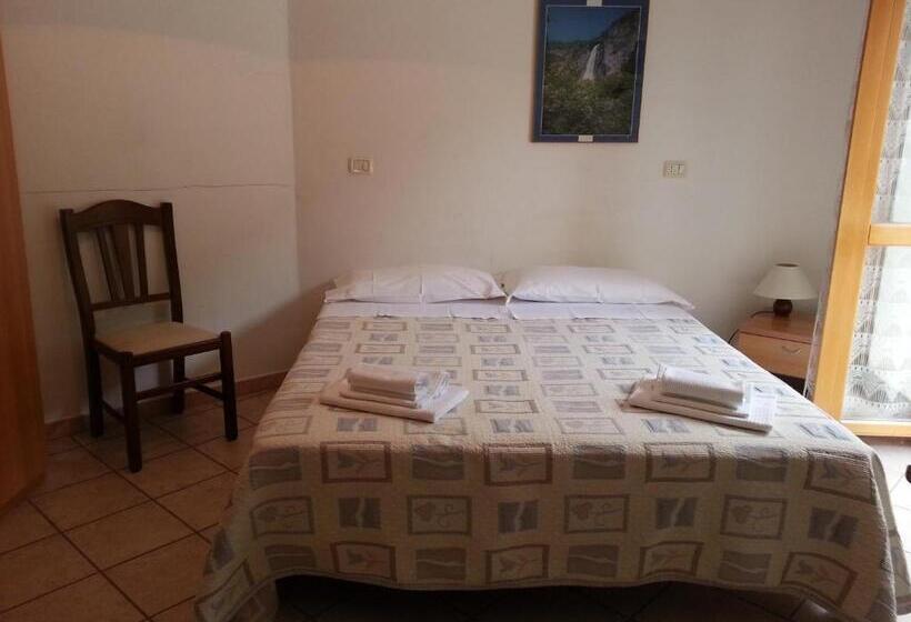 펜션 Casa Albergo Tiroasegno