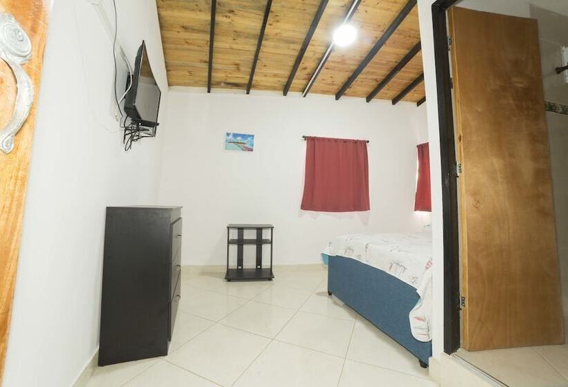 פנסיון Alojamiento Turístico Keniant S