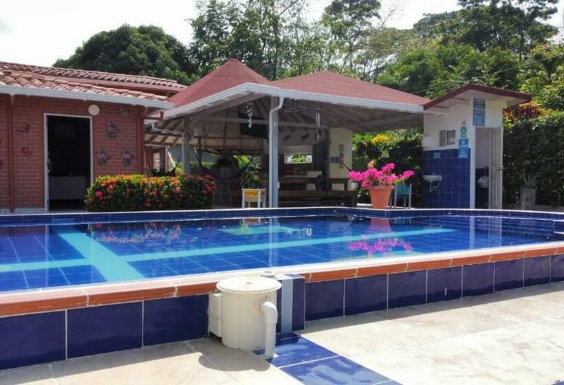 پانسیون Hostal Bralgijon Capurganá