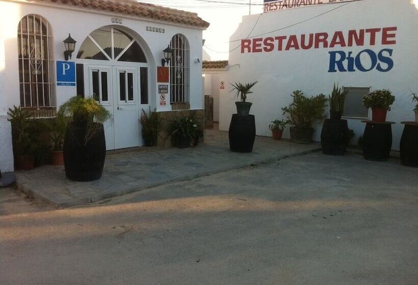 펜션 Hostal Restaurante Casa Ríos