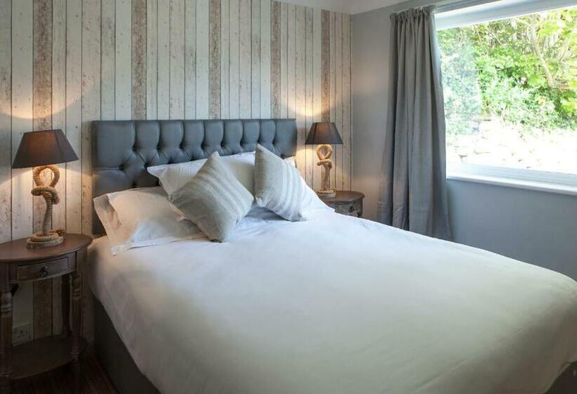 بنسيون Lulworth Lodge