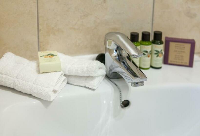 بنسيون Lulworth Lodge