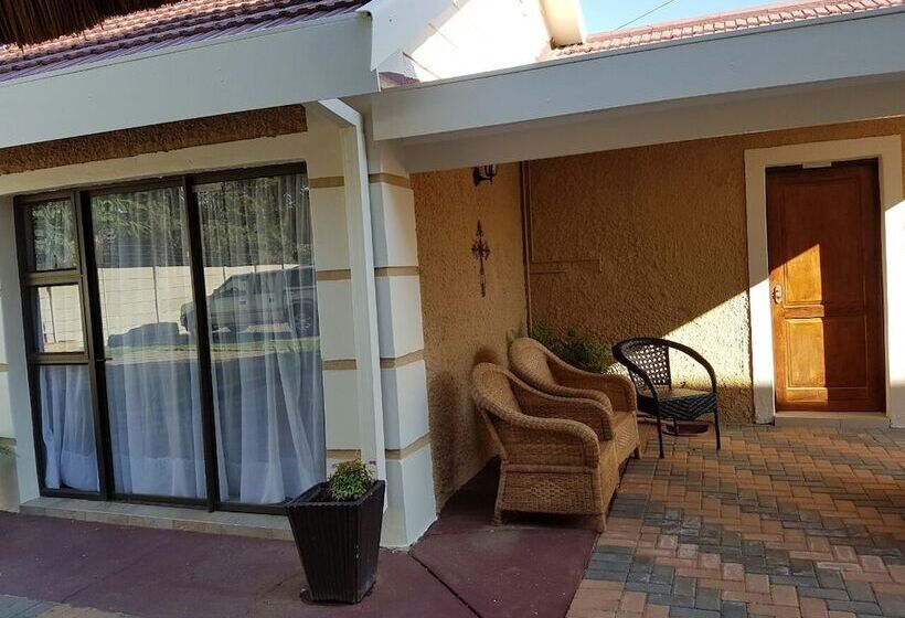 פנסיון Rochilla Guest House