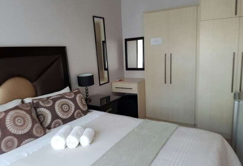 פנסיון Rochilla Guest House