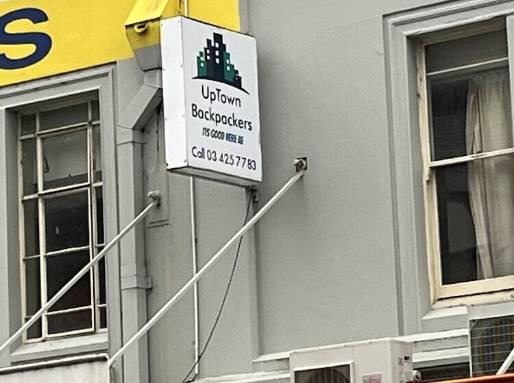 هاستل Uptown Backpackers