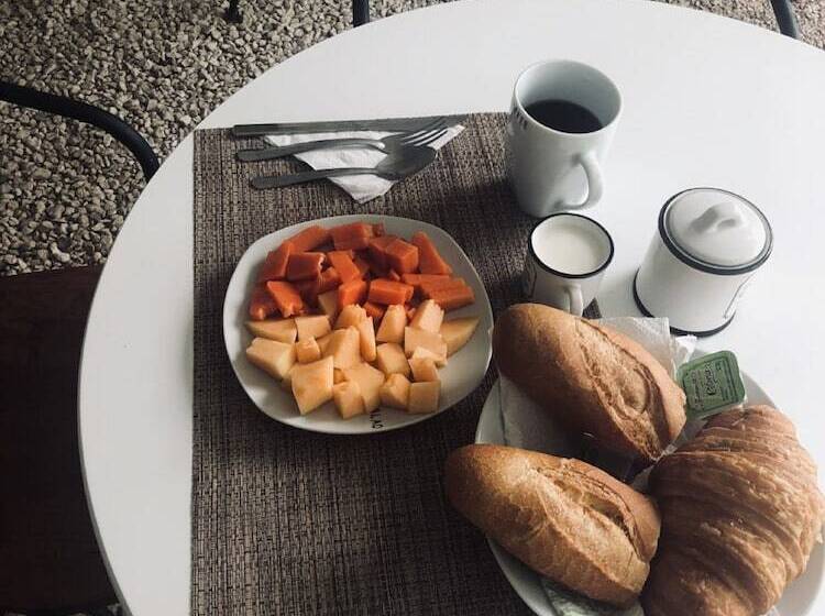 تختخواب و صبحانه Casa Bizu