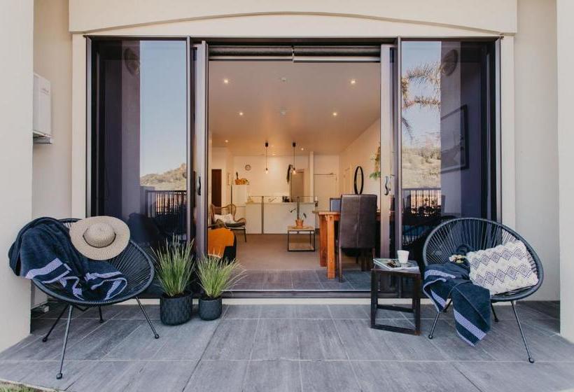 Boutique At Portside