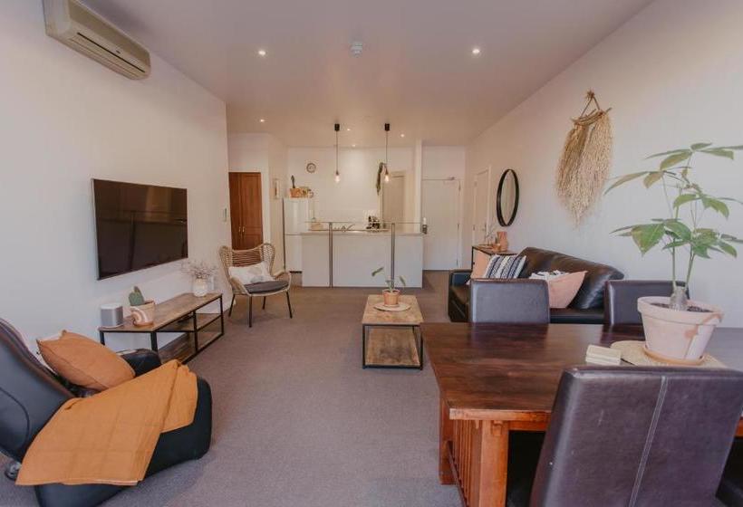 Boutique At Portside