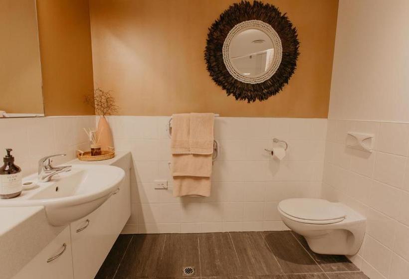 Boutique At Portside