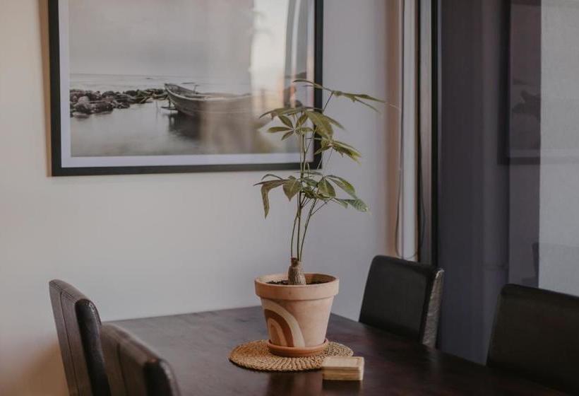 Boutique At Portside