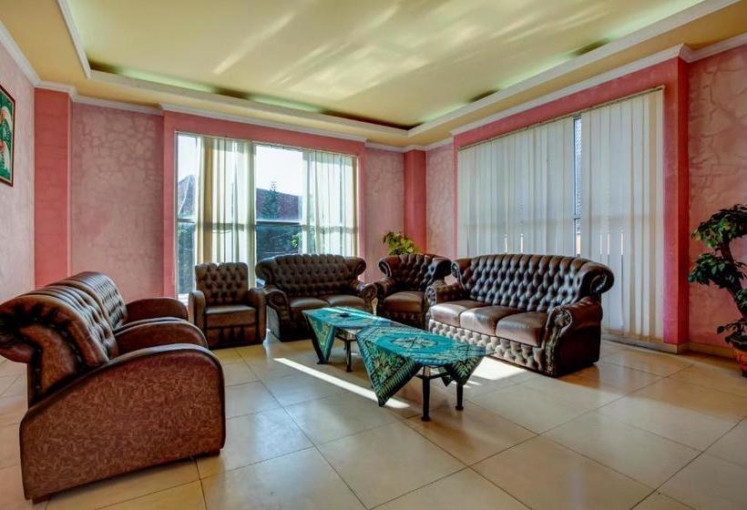 فندق Capital O 3933  Grand Anugrah