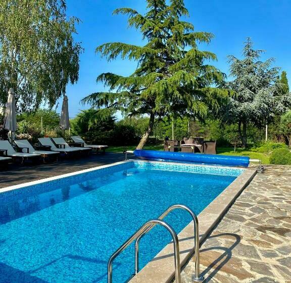 Family Hotel Old Time