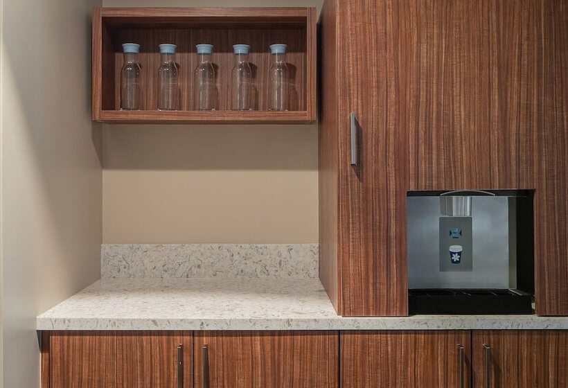 Ac Hotel By Marriott Maui Wailea