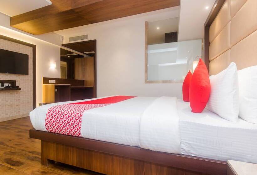 Отель Aditya Residency
