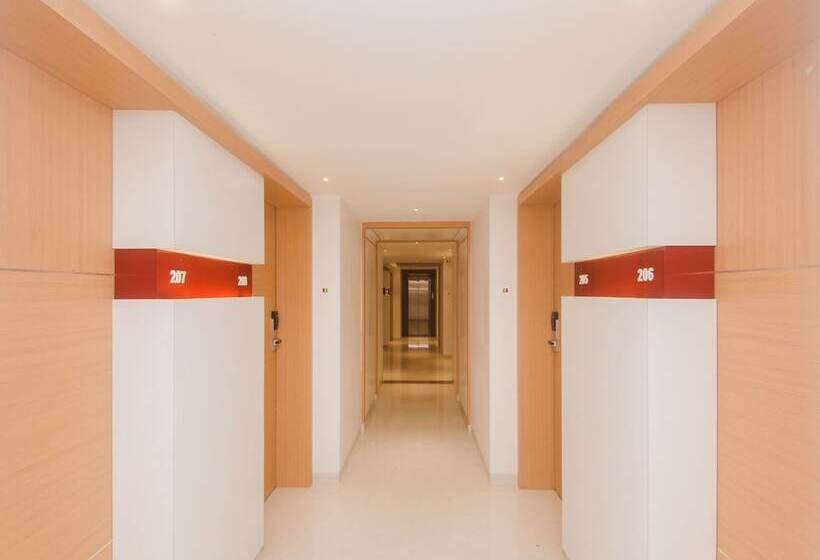 Отель Aditya Residency