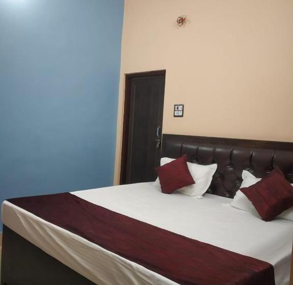 호텔 Awadh Kailash