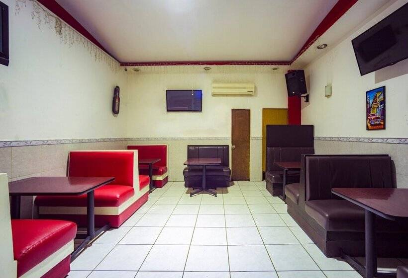 Capital O Hotel Diro, Monterrey