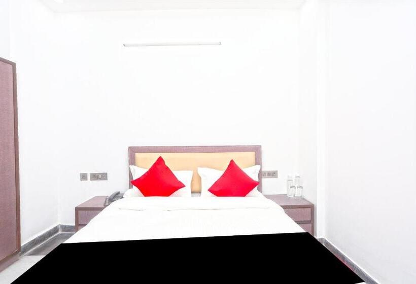 Отель Capital O Peaceful Stays Near Iskcon Temple Noida