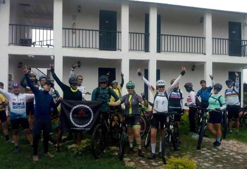 هتل Cosmos Tatacoa