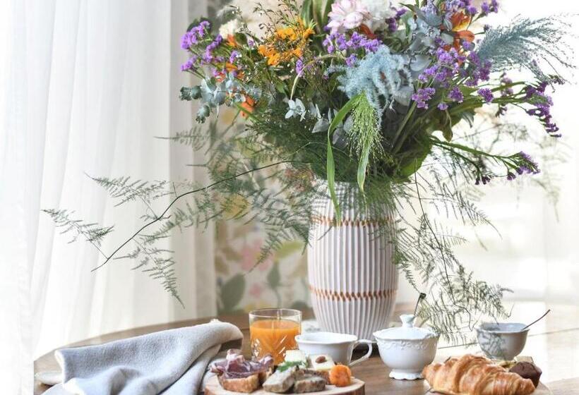 Отель Hôtel Demeures De Campagne Domaine De Maffliers   Paris Val D Oise