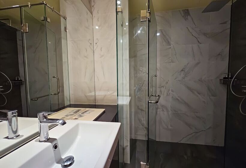 호텔 Dome Kata Resort