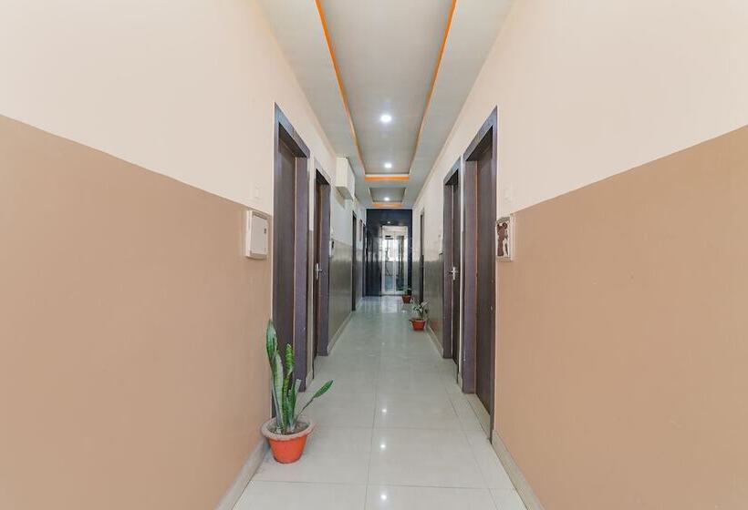 Fabhotel Vinayaka
