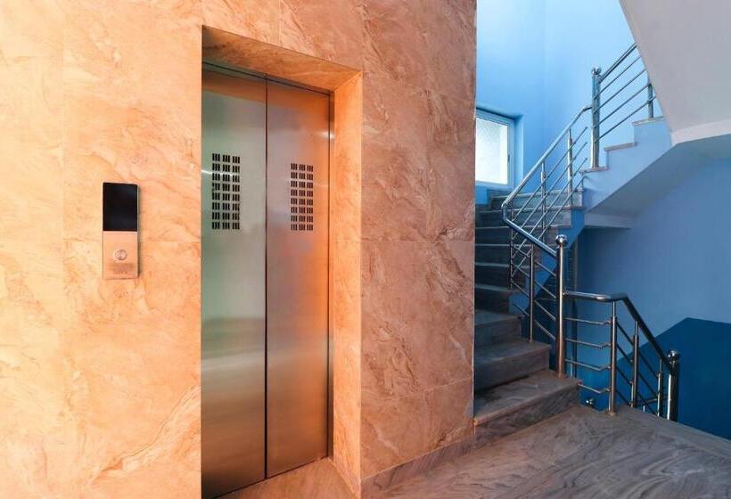 ホテル Flagship Fanatic Inn And Banquet Near Chaudhary Charan Singh International Airport