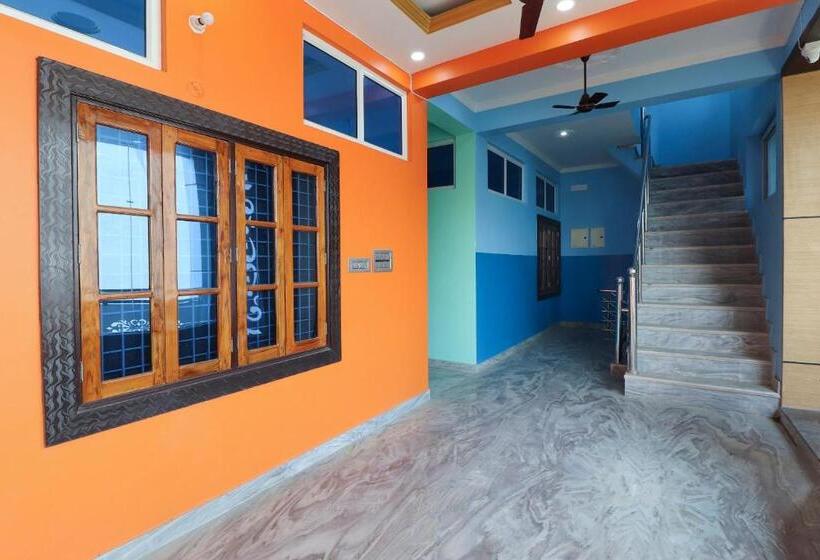 ホテル Flagship Fanatic Inn And Banquet Near Chaudhary Charan Singh International Airport