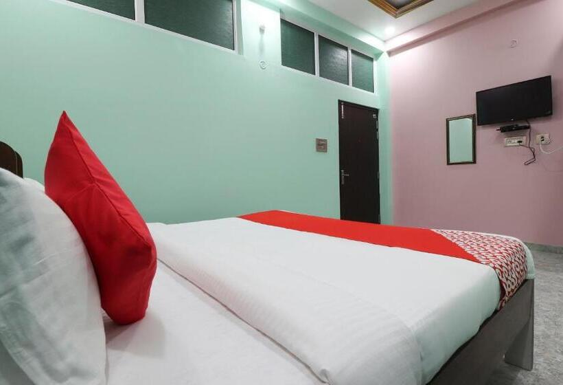 ホテル Flagship Fanatic Inn And Banquet Near Chaudhary Charan Singh International Airport