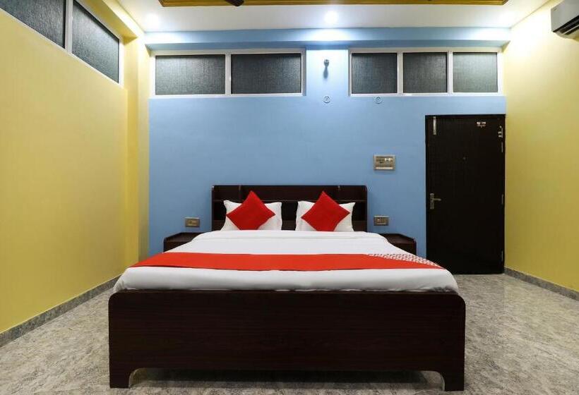 ホテル Flagship Fanatic Inn And Banquet Near Chaudhary Charan Singh International Airport