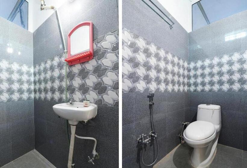 ホテル Flagship Fanatic Inn And Banquet Near Chaudhary Charan Singh International Airport