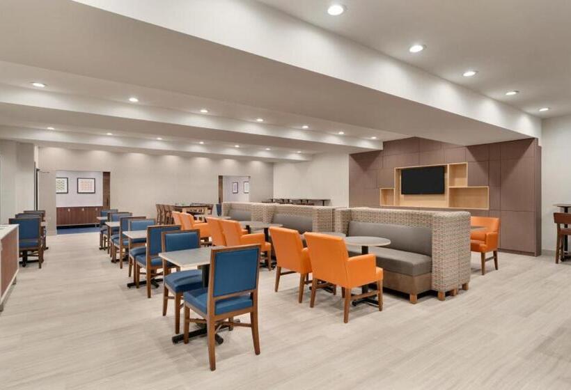 호텔 Holiday Inn Express   Jamaica   Jfk Airtrain   Nyc, An Ihg