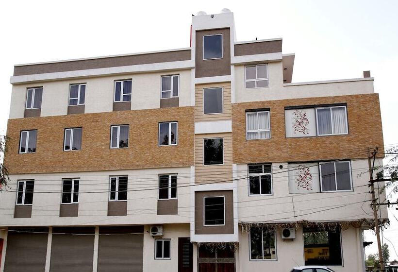 Отель Khatana Palace