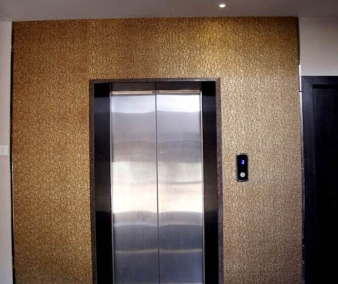 Отель Khatana Palace