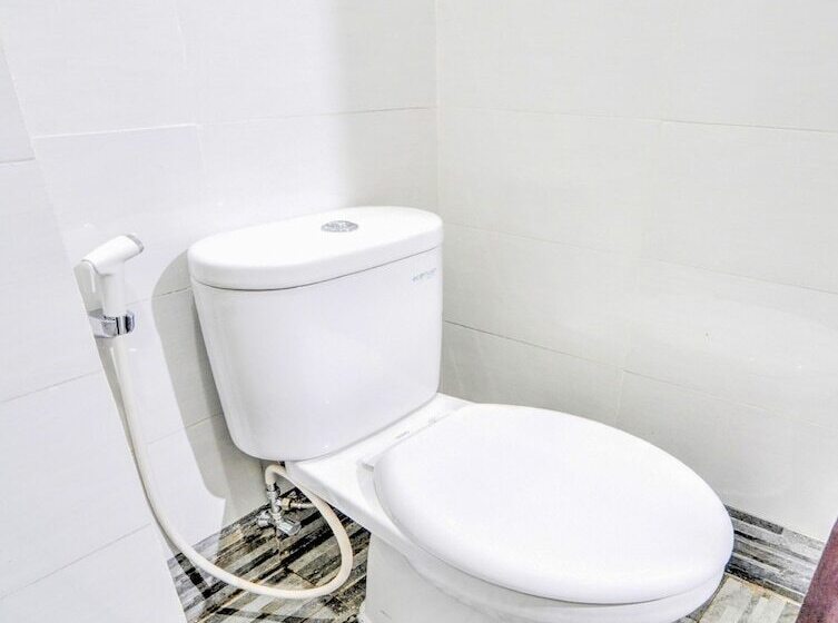 호텔 Oyo 3346 Rukos Colombus G5