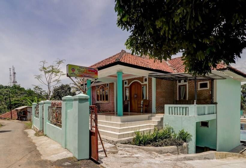ホテル Villa Sari Intan Ciater Redpartner