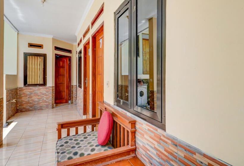 ホテル Villa Sari Intan Ciater Redpartner