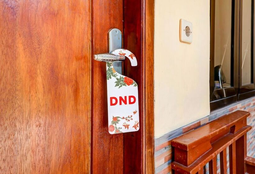 ホテル Villa Sari Intan Ciater Redpartner