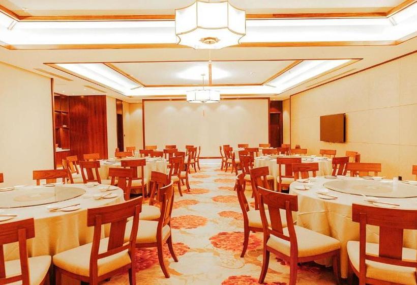 ホテル Ramada By Wyndham Kunming Yiliang