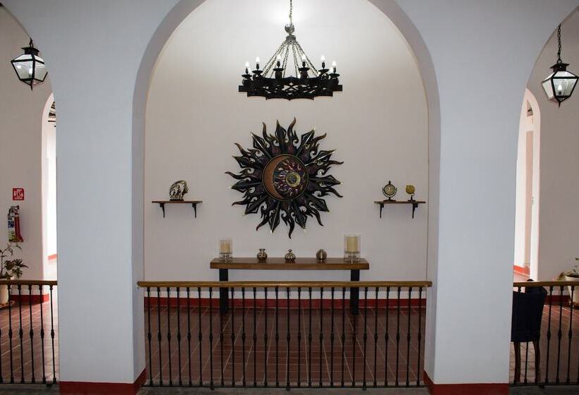 هتل Real De Castilla Colonial