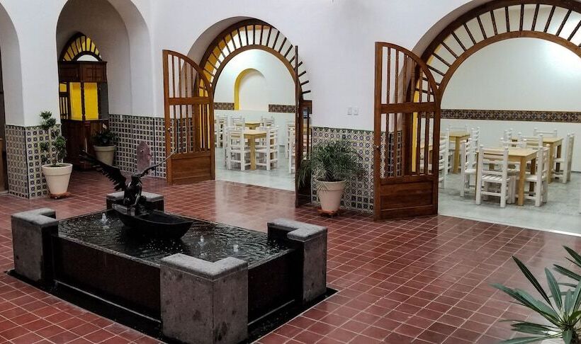 هتل Real De Castilla Colonial