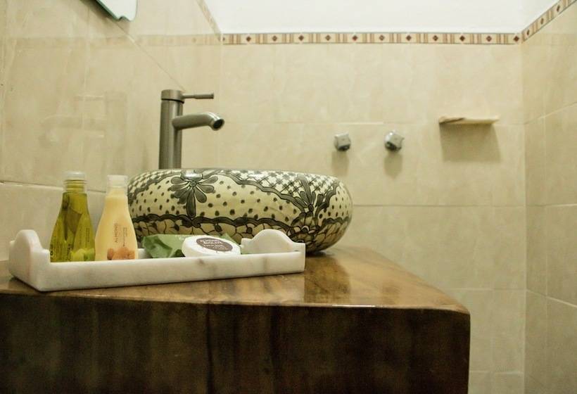 هتل Real De Castilla Colonial