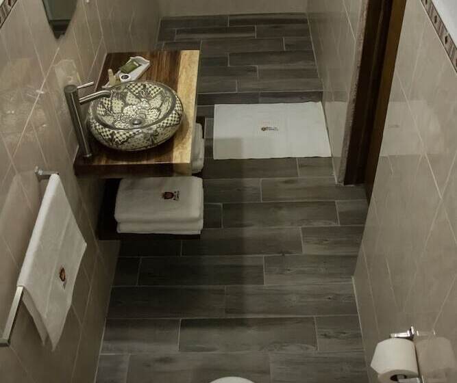 هتل Real De Castilla Colonial