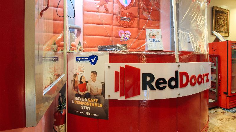 בית מלון כפרי Reddoorz @ P Florentino Street Sampaloc Manila
