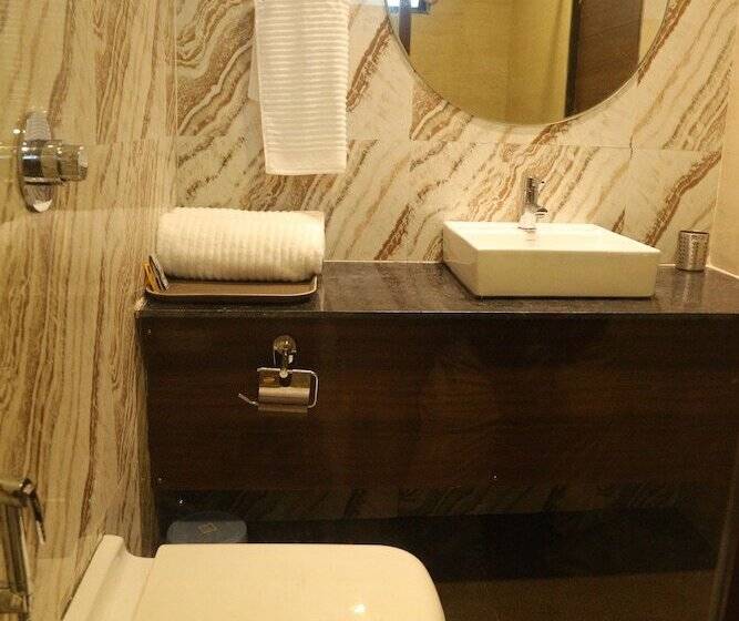 בית מלון כפרי Royal Square